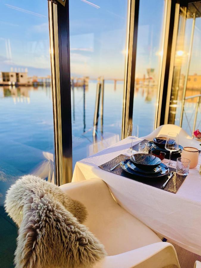 Botel Hausboot Inkl Motorboot, Ostsee *